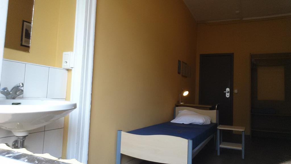 Van Gogh Youth Hostel City Centre Saint-Josse-ten-Noode المظهر الخارجي الصورة