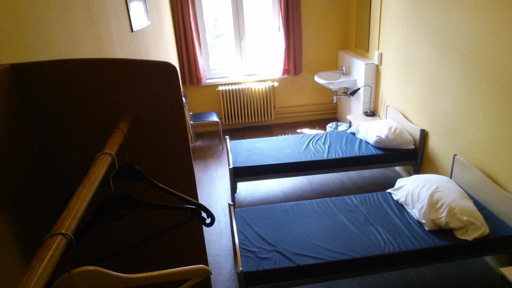 Van Gogh Youth Hostel City Centre Saint-Josse-ten-Noode المظهر الخارجي الصورة