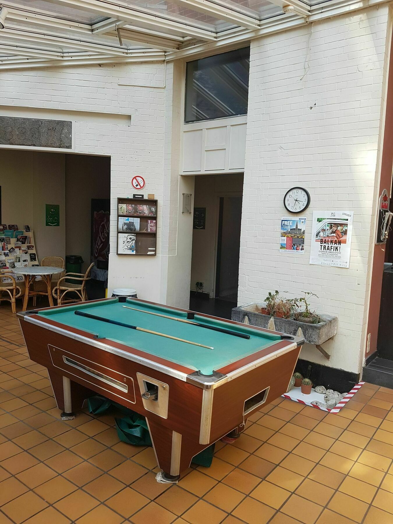Van Gogh Youth Hostel City Centre Saint-Josse-ten-Noode المظهر الخارجي الصورة